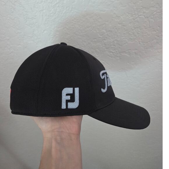 Titleist Tour‎ Performance Golf Hat FJ ProV1 Mens Size M/L Black White Fitted - Picture 5 of 9
